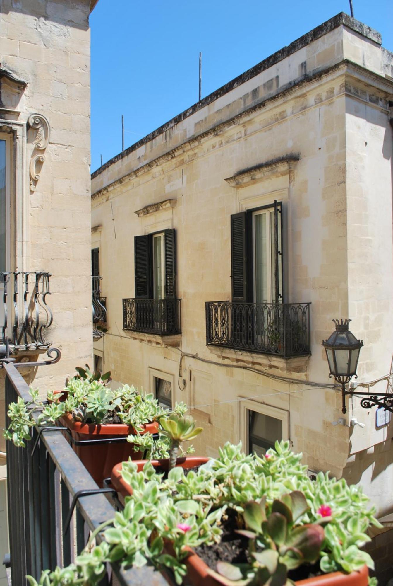 Palazzo Della Contessa - Suites & Breakfast Lecce Exterior foto